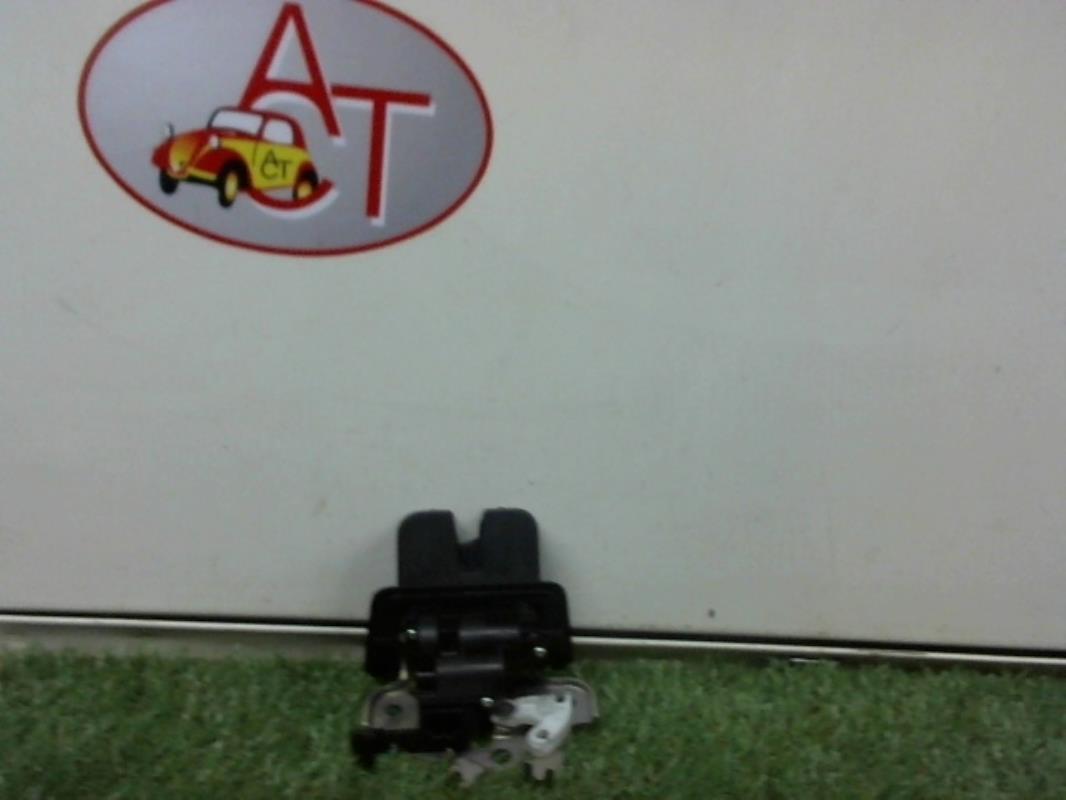 Serrure de coffre AUDI A6 4 AVANT PHASE 1 BREAK Diesel - 1
