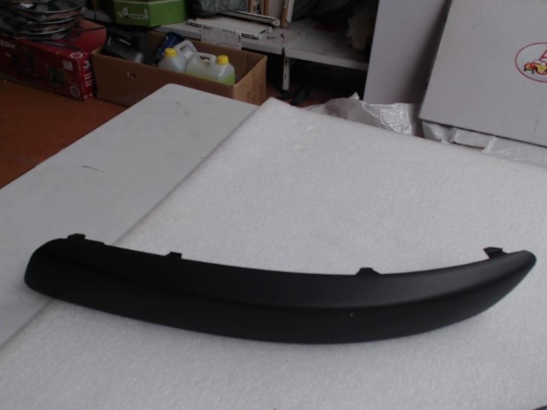 Modanatura paraurti anteriore VOLKSWAGEN GOLF 5  - 1
