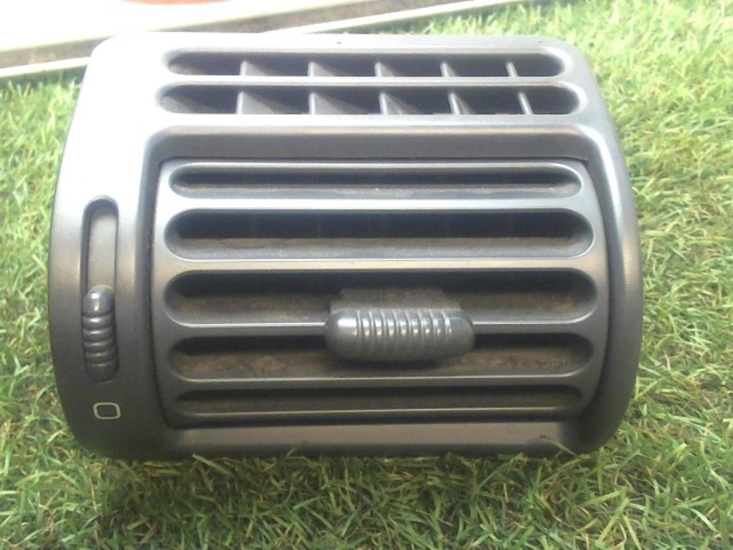 Bocchetta aerazione cruscotto anteriore sinistra PEUGEOT 806 PHASE 2 Diésel - 1