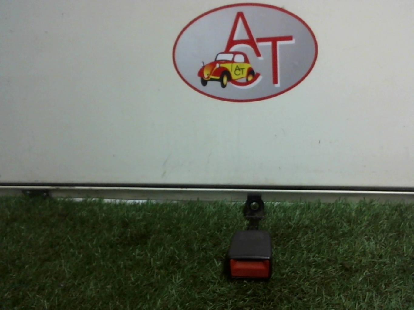 Aggancio cintura sicurezza posteriore centrale OPEL ASTRA H PHASE 1 BREAK Diésel - 1