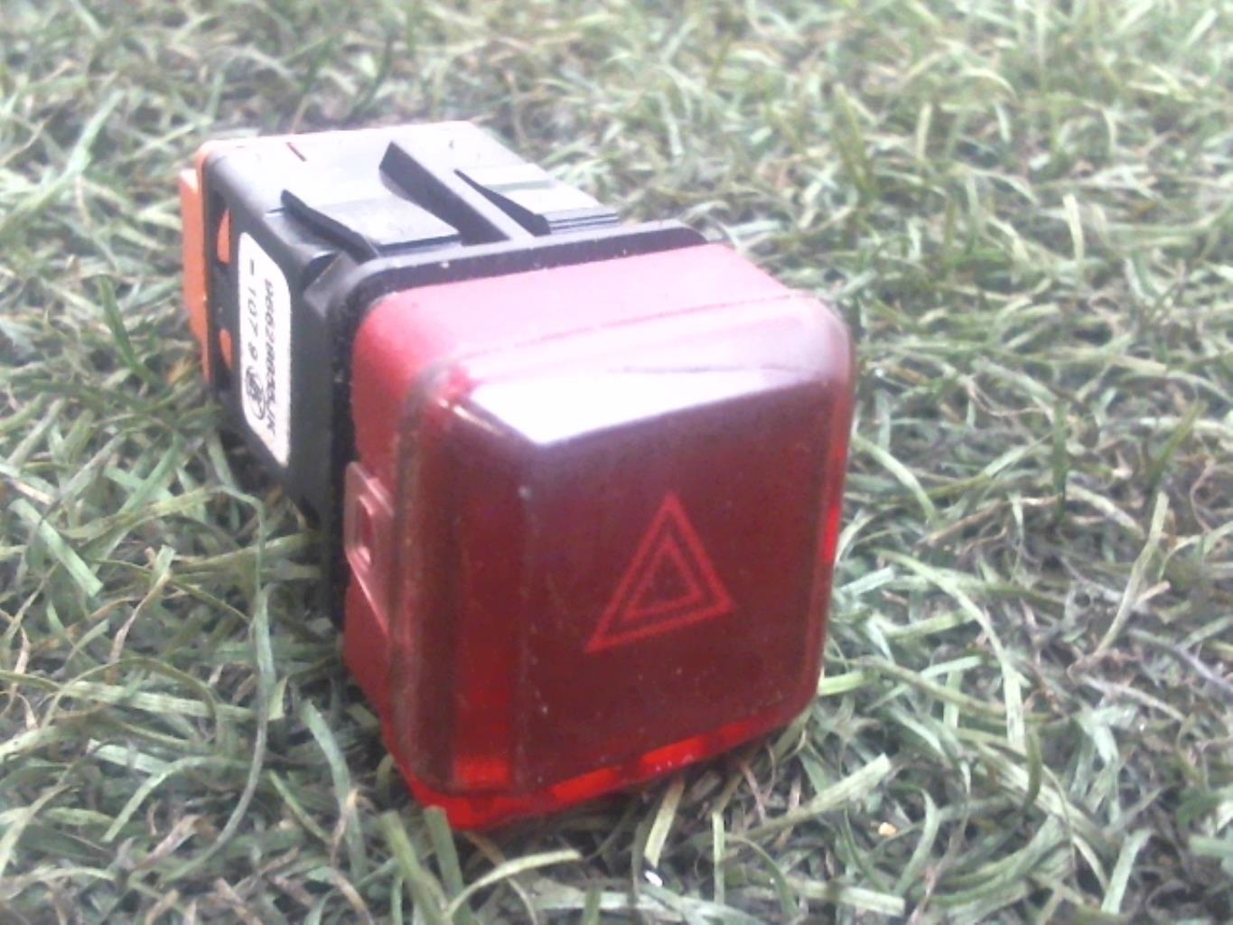 Bouton de warning CITROEN C3 PICASSO PHASE 1 Diesel - 1