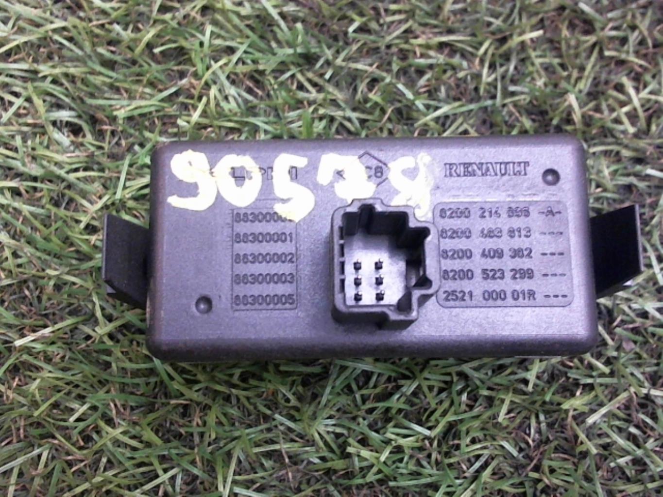 Bouton de warning RENAULT MEGANE 3 PHASE 1 Diesel - 1
