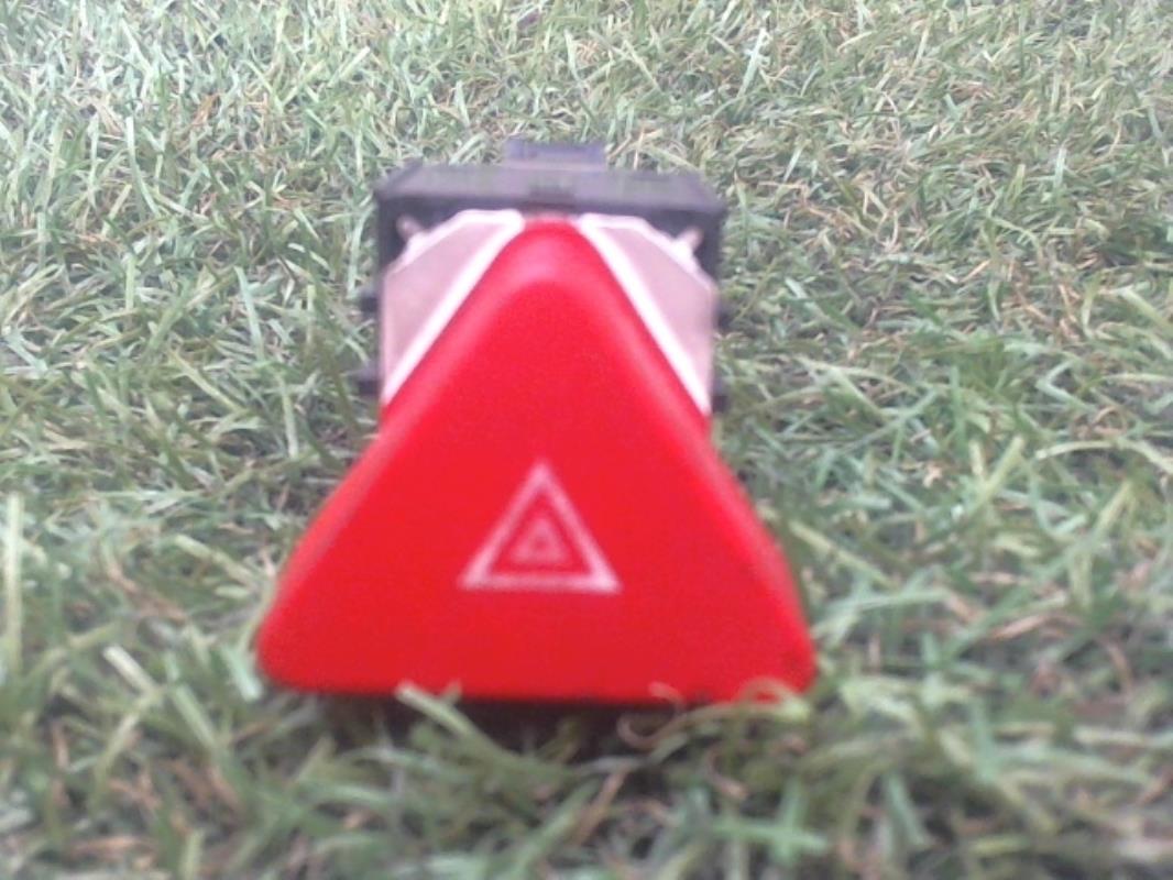 Bouton de warning VOLKSWAGEN GOLF PLUS PHASE 1 Diesel - 1
