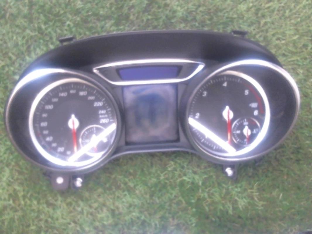 Compteur MERCEDES CLASSE GLA 156 PHASE 1 Diesel - 1