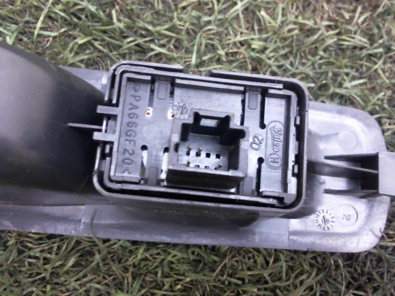 Interruttore lavacristalli posteriore destro RENAULT MEGANE 3 PHASE 1 Diésel - 1