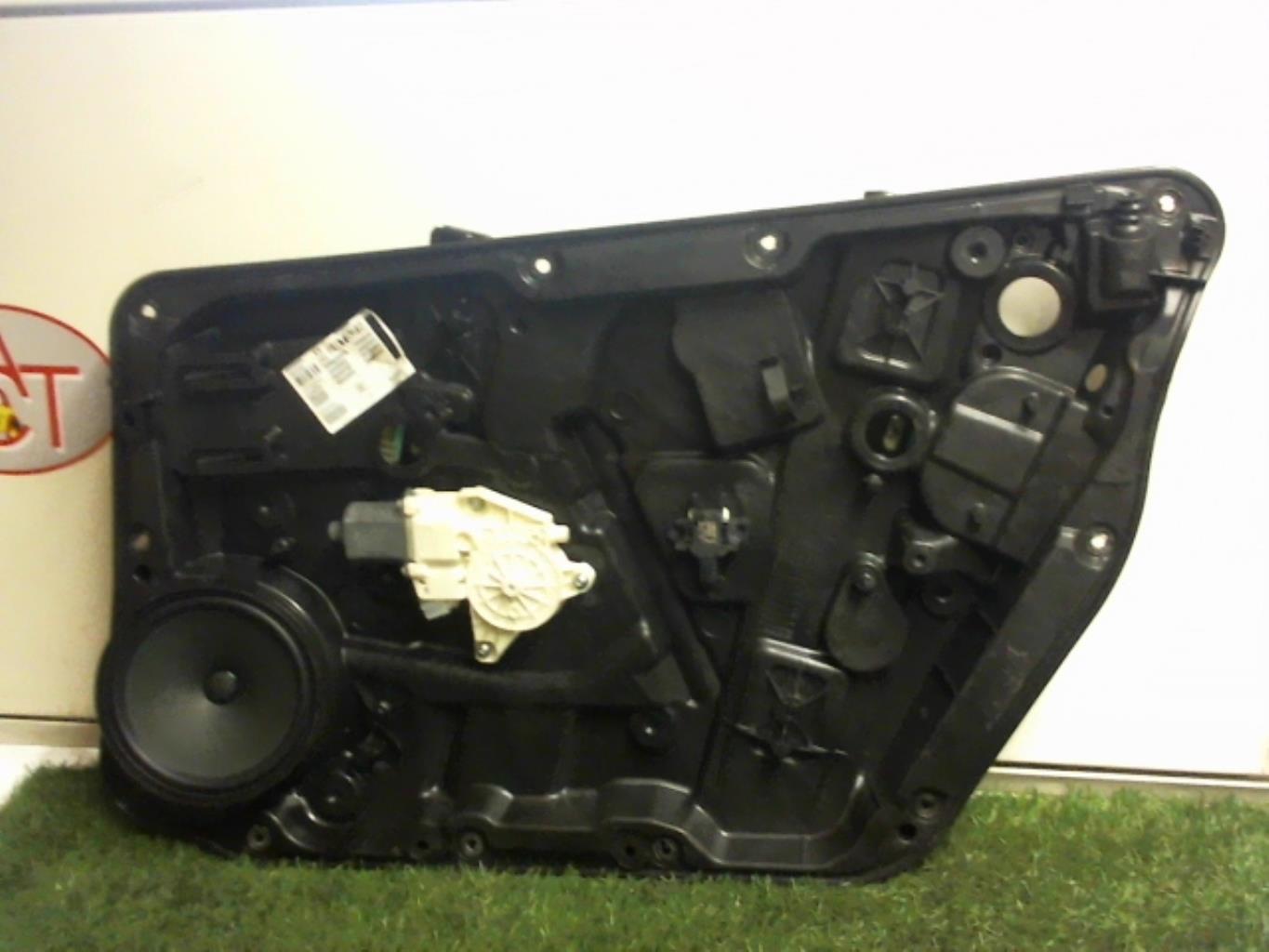 Alzacristalli elettrico anteriore destro MERCEDES CLASSE GLA 156 PHASE 1 Diésel - 1