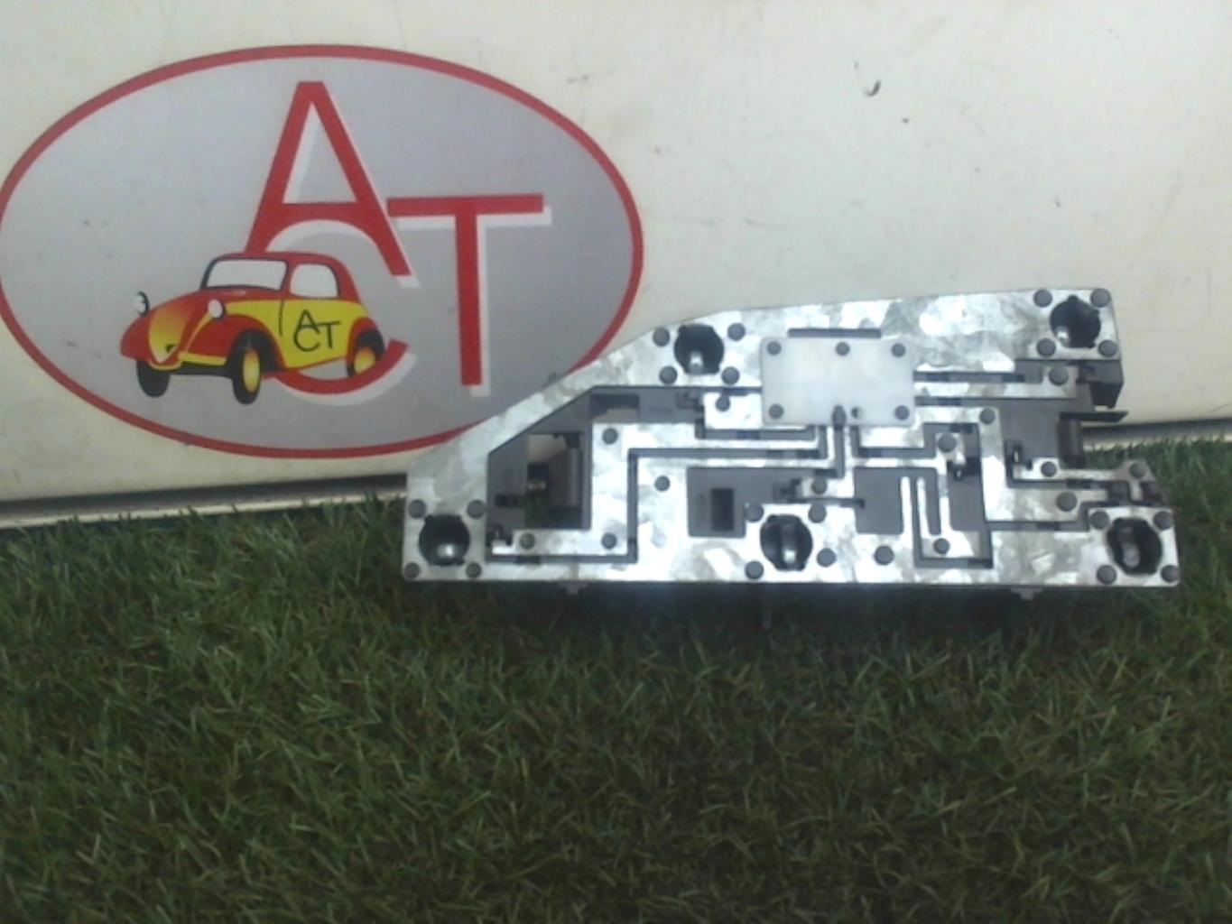 Base portalampade fanale posteriore destro PEUGEOT 406 PHASE 2 Diésel - 1