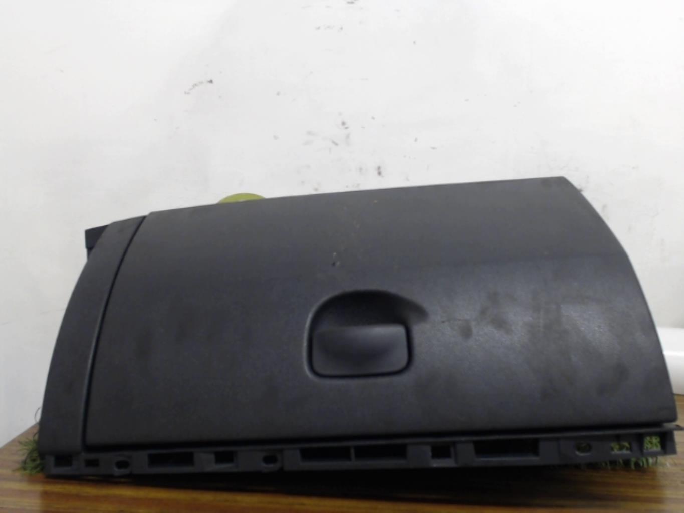 Boite a gants RENAULT CLIO 3 PHASE 1 Diesel - 1