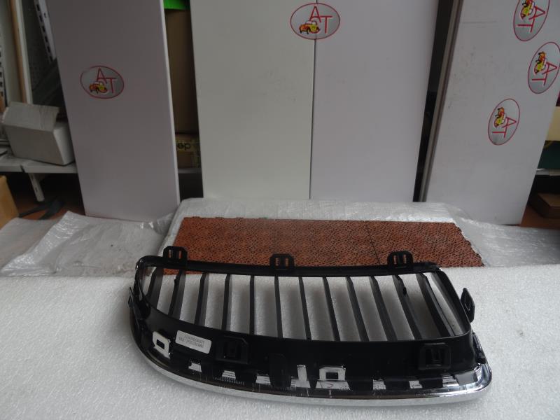 Grille de calandre gauche BMW SERIE 3 E90  - 1