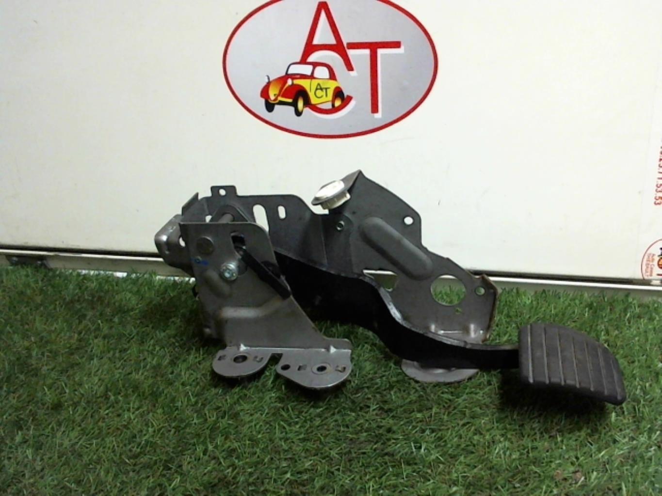 Pedale de frein RENAULT MEGANE 3 PHASE 1 Diesel - 1