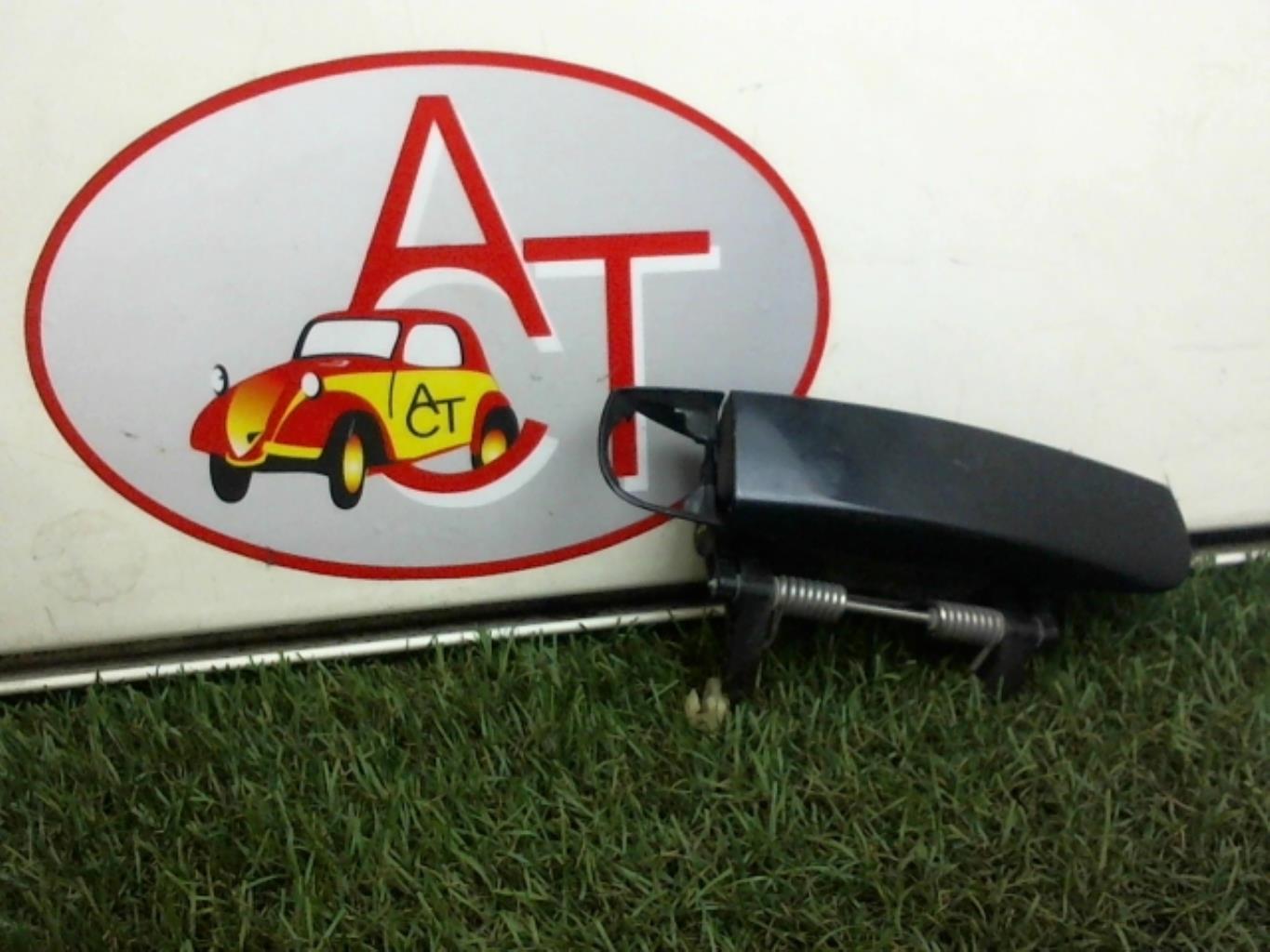 Poignee porte avant gauche AUDI A4 2 PHASE 1 Diesel - 1