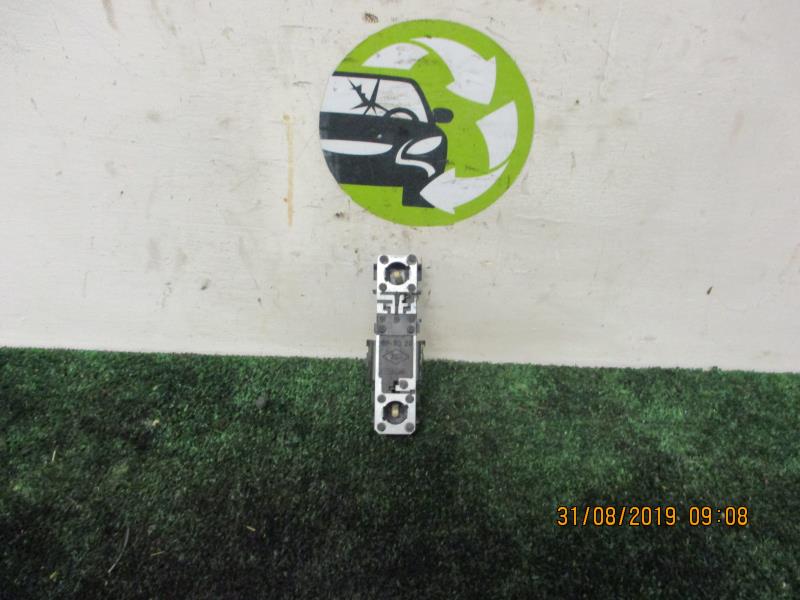 Base portalampade fanale posteriore sinistro RENAULT LAGUNA 1 PHASE 2 Diésel - 1