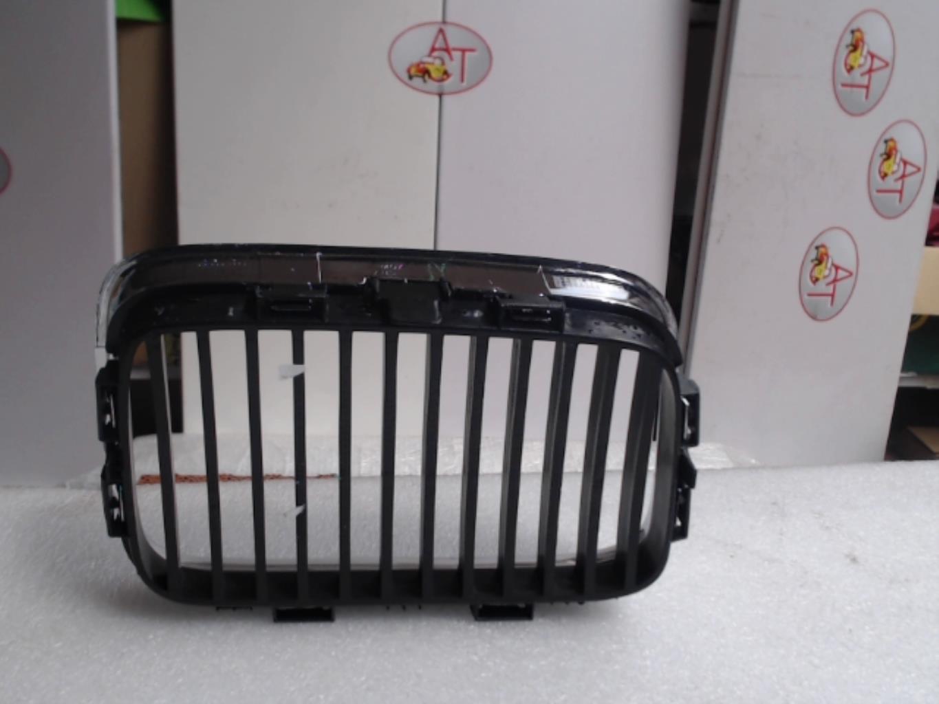 Griglia calandra sinistra BMW SERIE 3  - 1