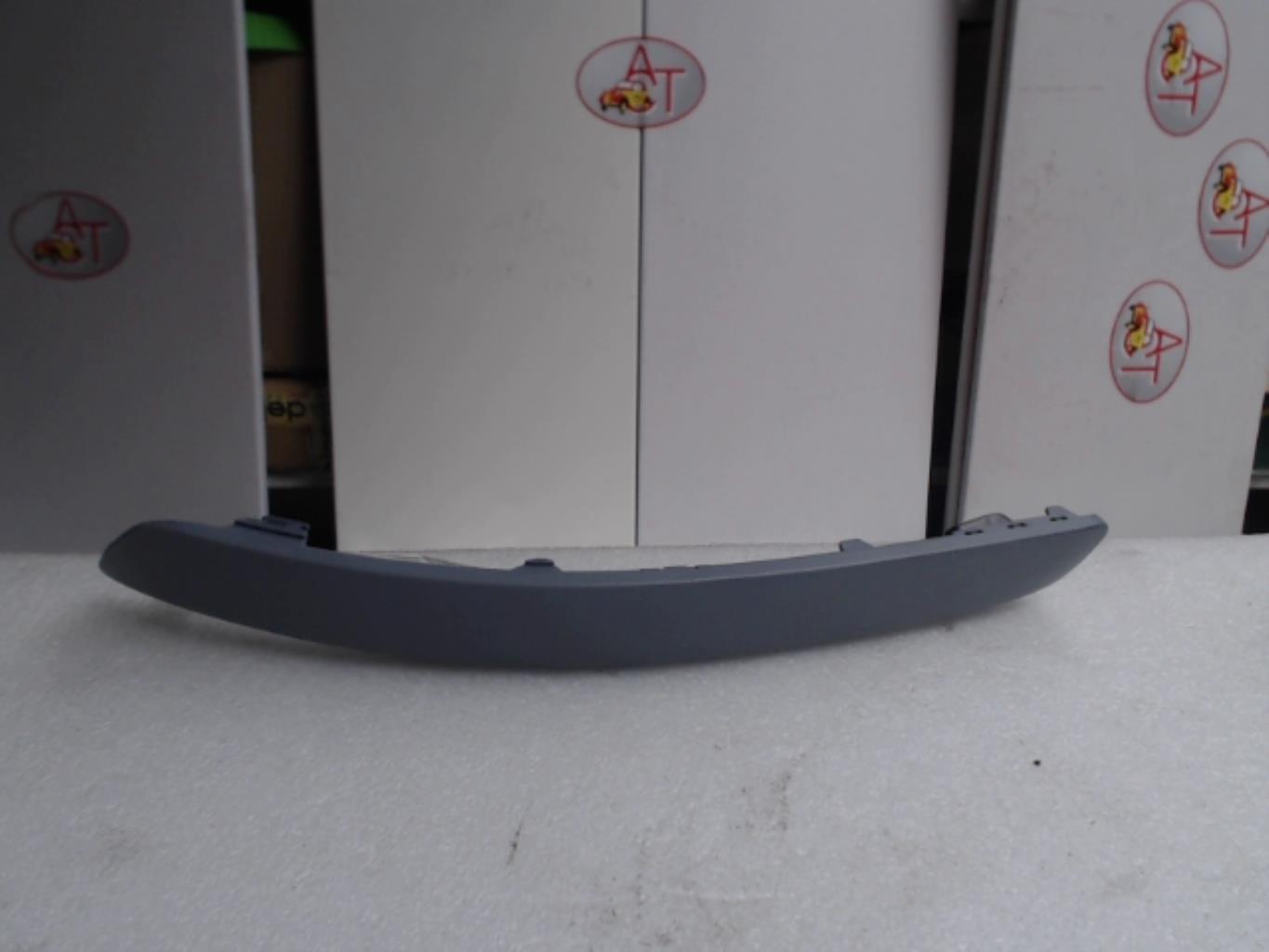 Modanatura paraurti anteriore VOLKSWAGEN GOLF 5  - 1