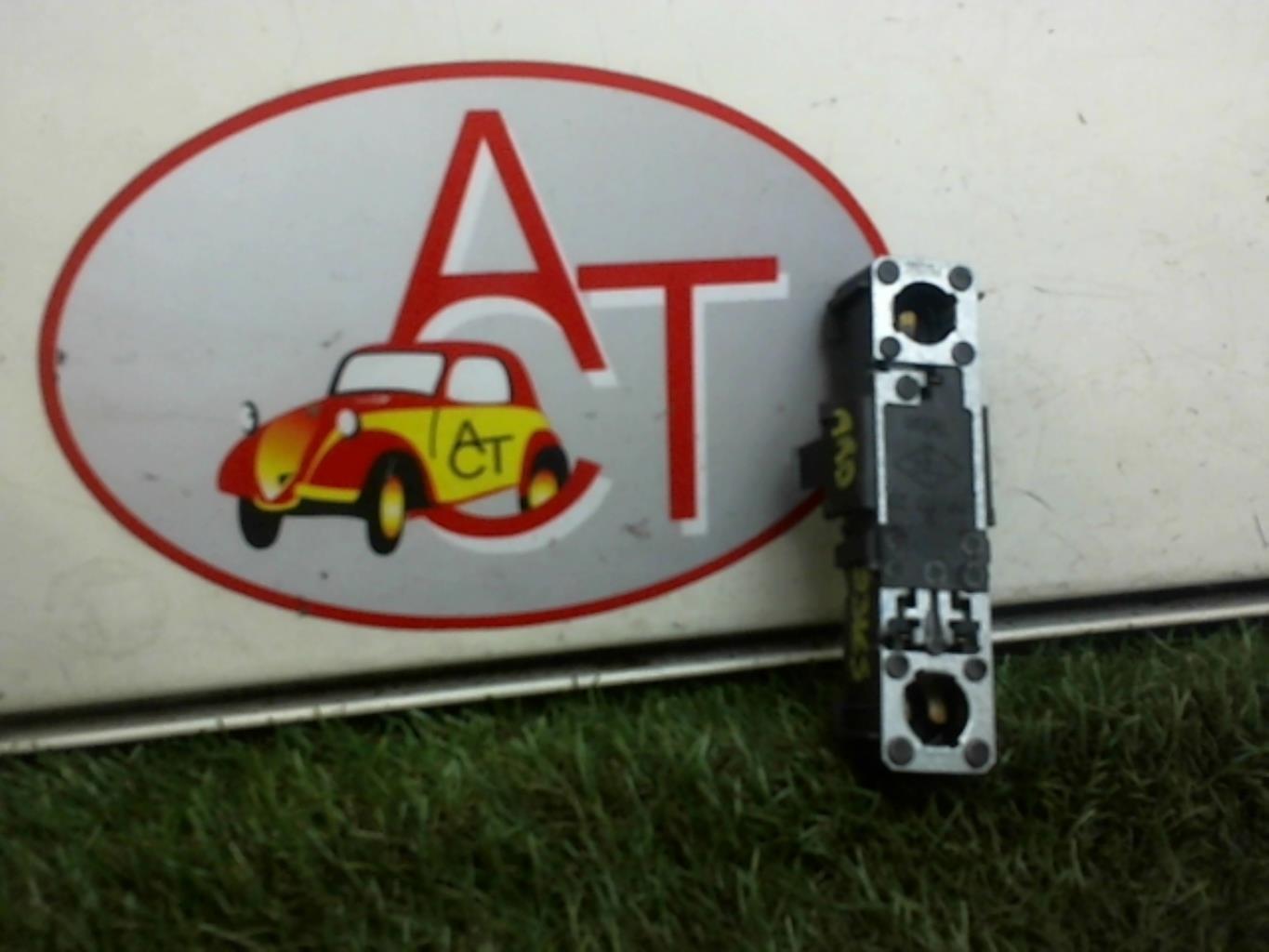Base portalampade fanale posteriore destro RENAULT LAGUNA 1 PHASE 2 Diésel - 1