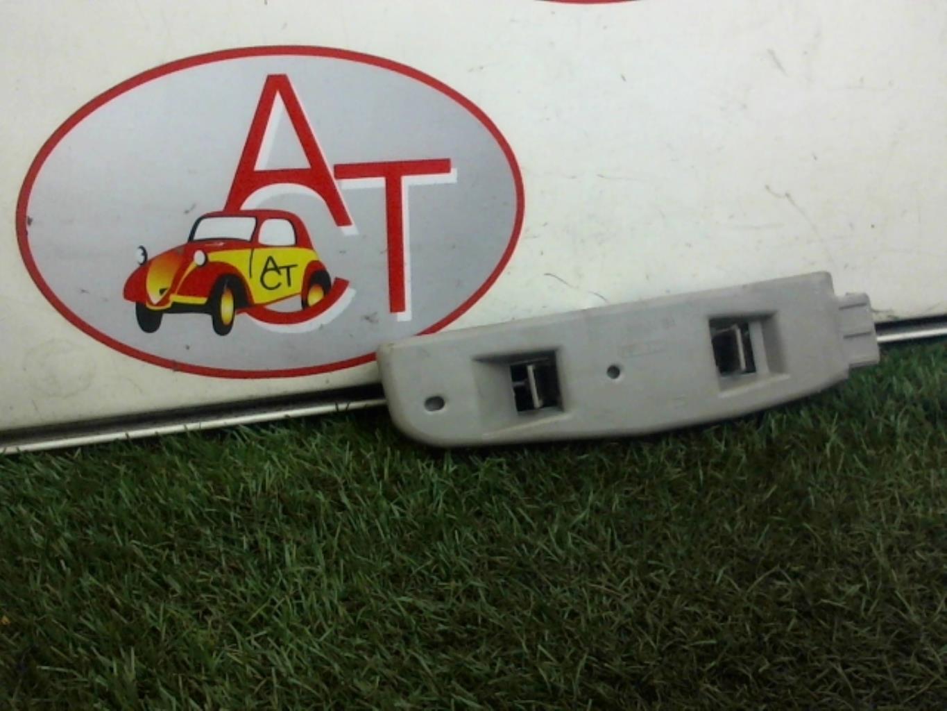 Base portalampade fanale posteriore sinistro FORD FIESTA 3 PHASE 1 Gasolina - 1
