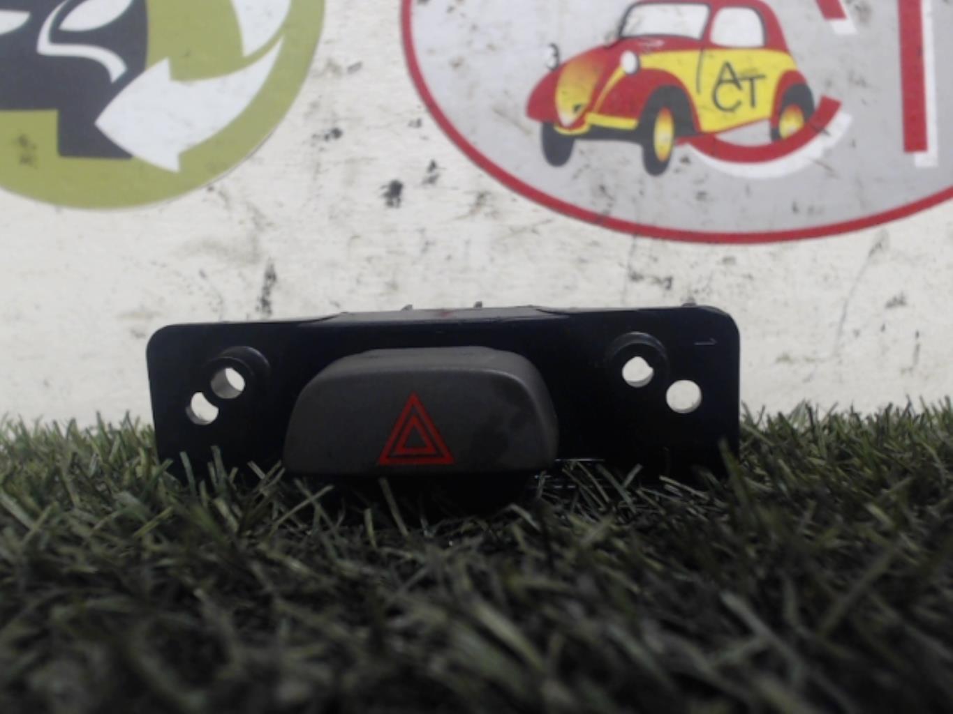 Bouton de warning FORD FUSION PHASE 2  - 1