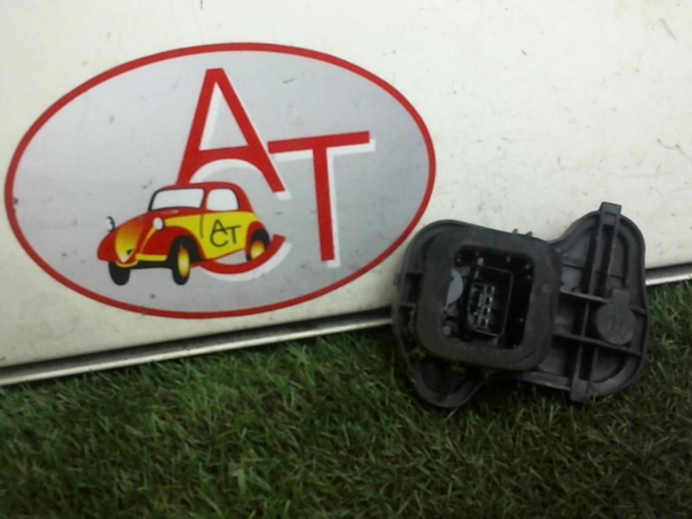 Base portalampade fanale posteriore destro VOLKSWAGEN GOLF 5 Diésel - 1