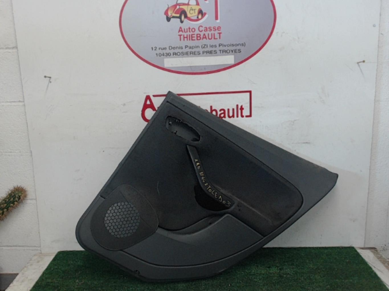 Panel de puerta trasera derecha SEAT TOLEDO 1  - 1