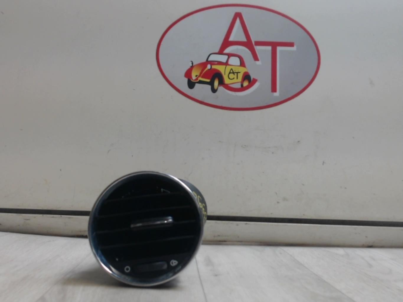 Bocchetta aerazione cruscotto anteriore destra PEUGEOT 5008 1 PHASE 1 Diésel - 1