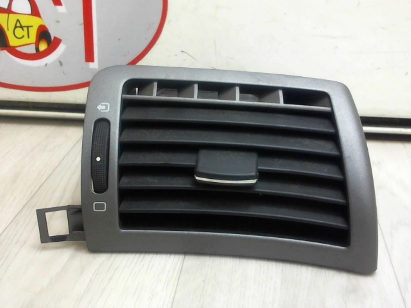 Bocchetta aerazione cruscotto anteriore destra PEUGEOT 407 PHASE 1 Diésel - 1