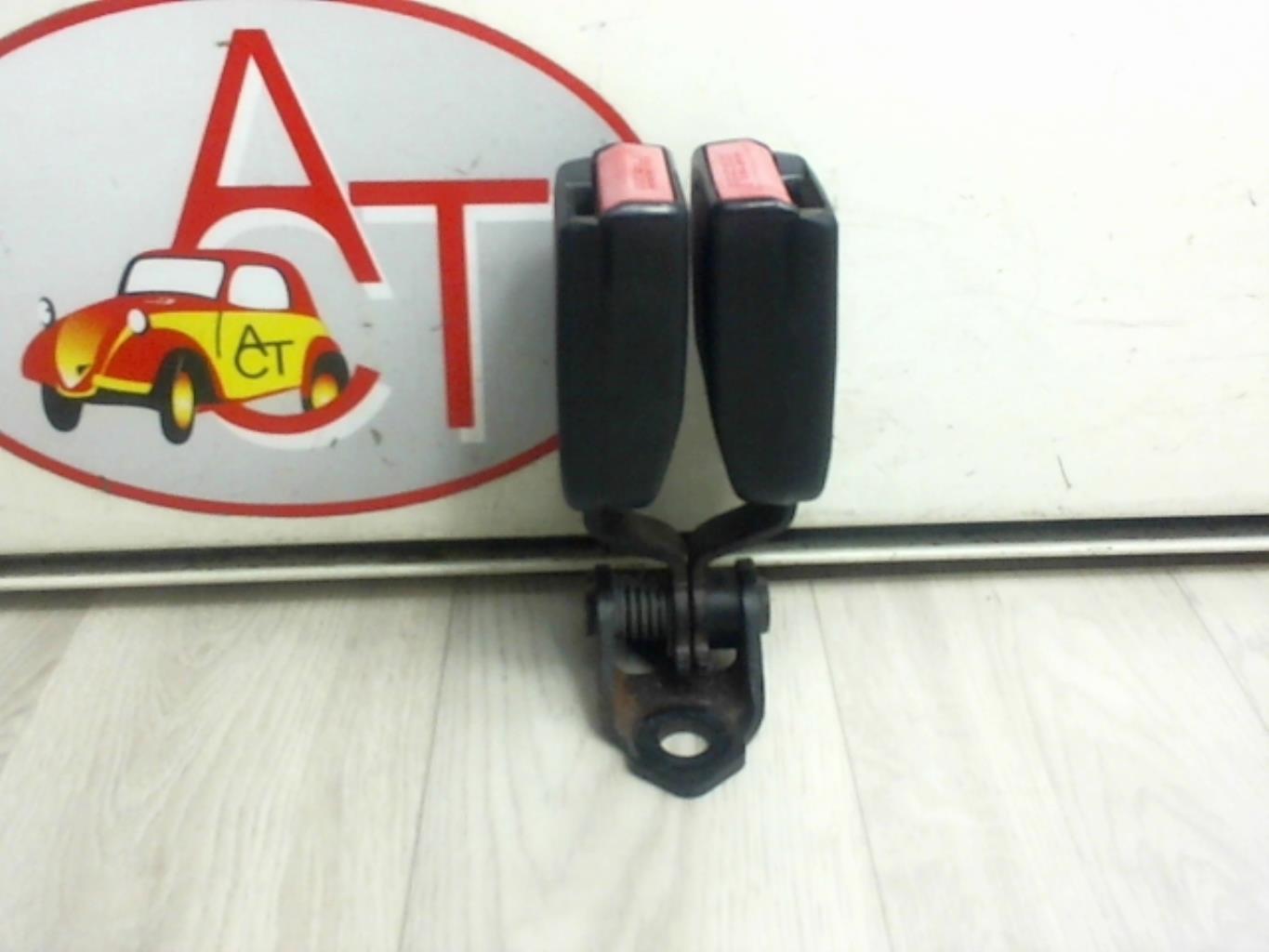 Aggancio cintura sicurezza posteriore centrale PEUGEOT 407 PHASE 1 Diésel - 1