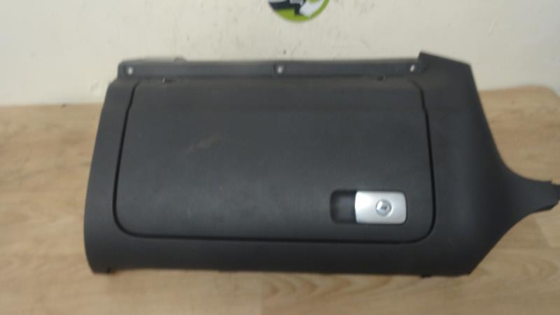 Boite a gants VOLKSWAGEN GOLF 5 Diesel - 1