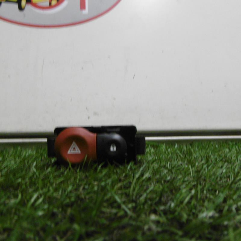 Bouton de warning RENAULT CLIO 3 PHASE 1 Diesel - 1