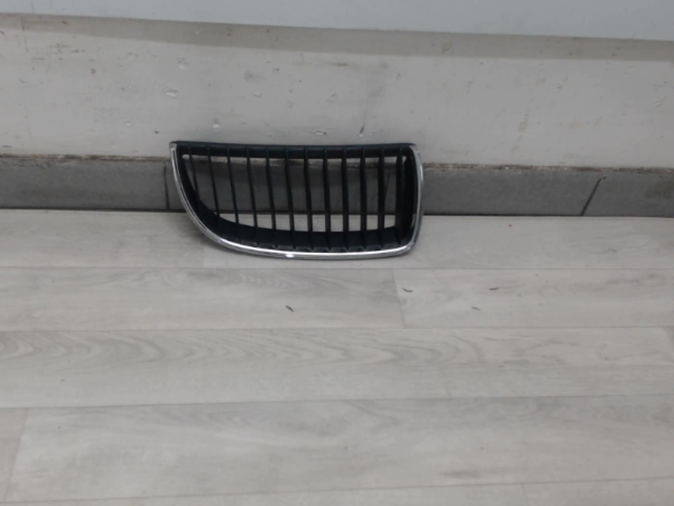 Grille de calandre droite BMW SERIE 3 E90 PHASE 1 Diesel - 1