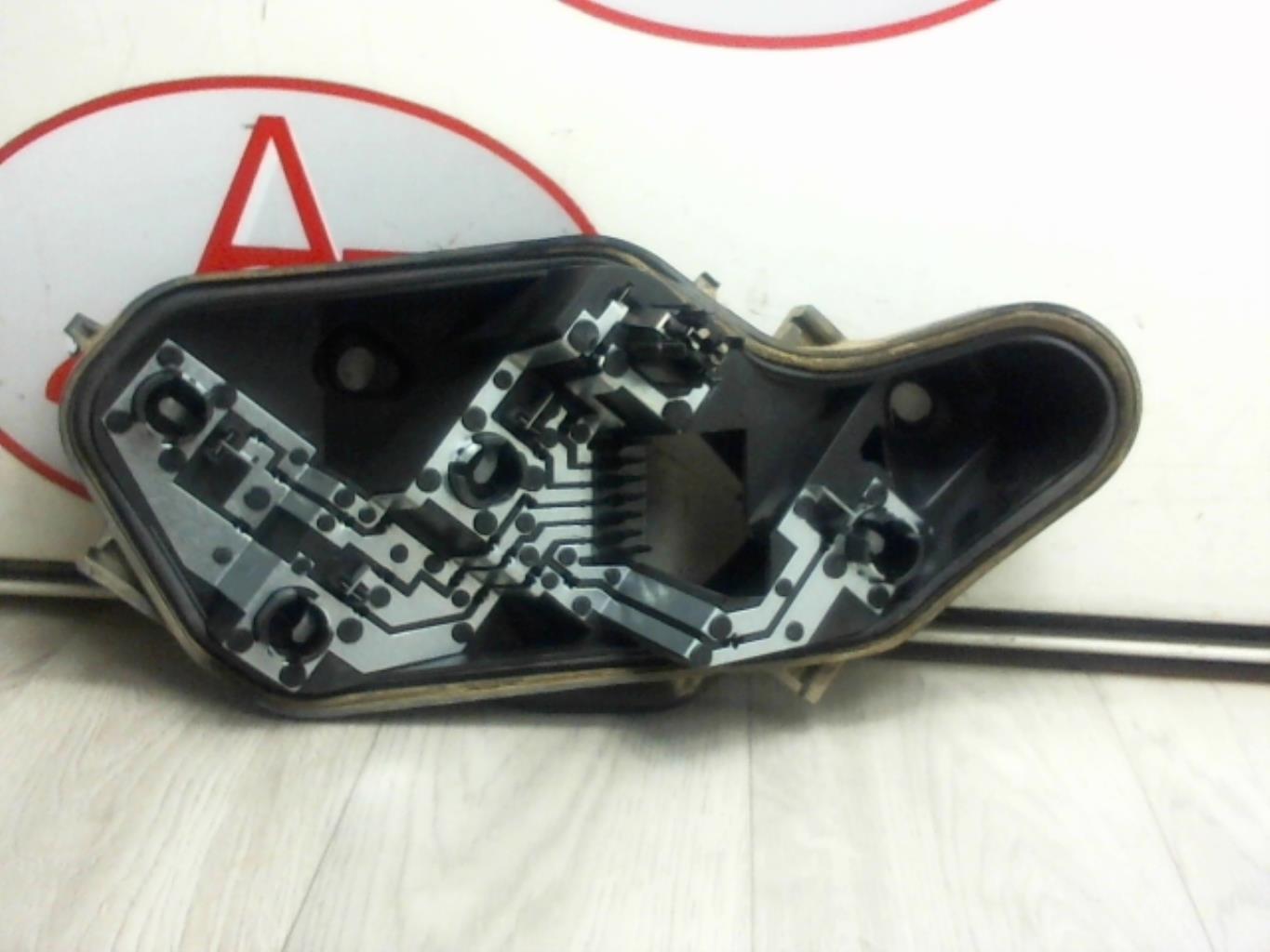 Base portalampade fanale posteriore sinistro OPEL CORSA D PHASE 1 Diésel - 1