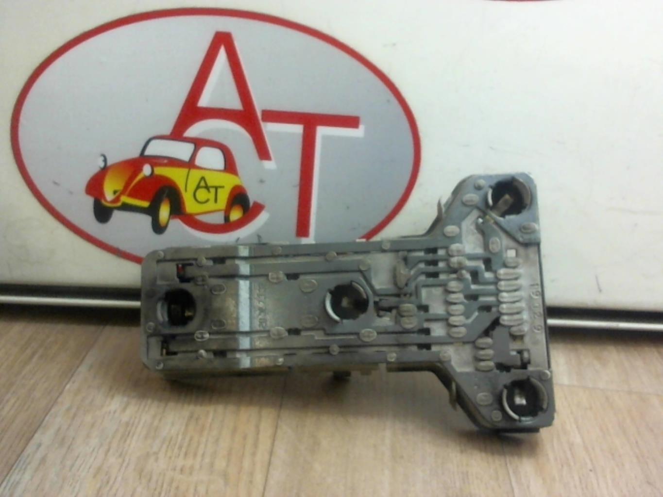 Base portalampade fanale posteriore sinistro VOLKSWAGEN PASSAT 4 PHASE 1 Diésel - 1