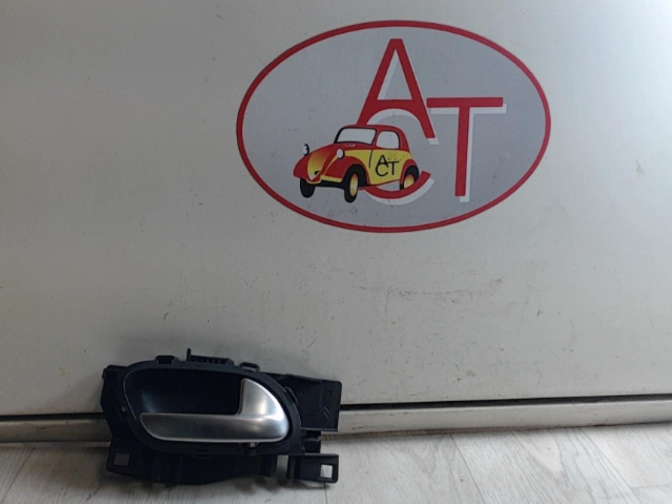 Maniglia interna posteriore destra PEUGEOT 208 1 PHASE 1 Gasolina - 1