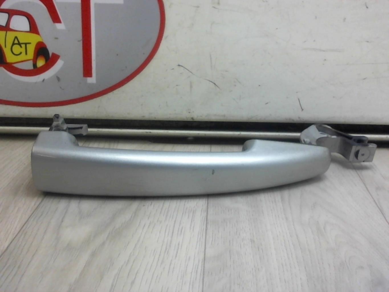 Maniglia portiera posteriore sinistra PEUGEOT 407 PHASE 1 Diésel - 1