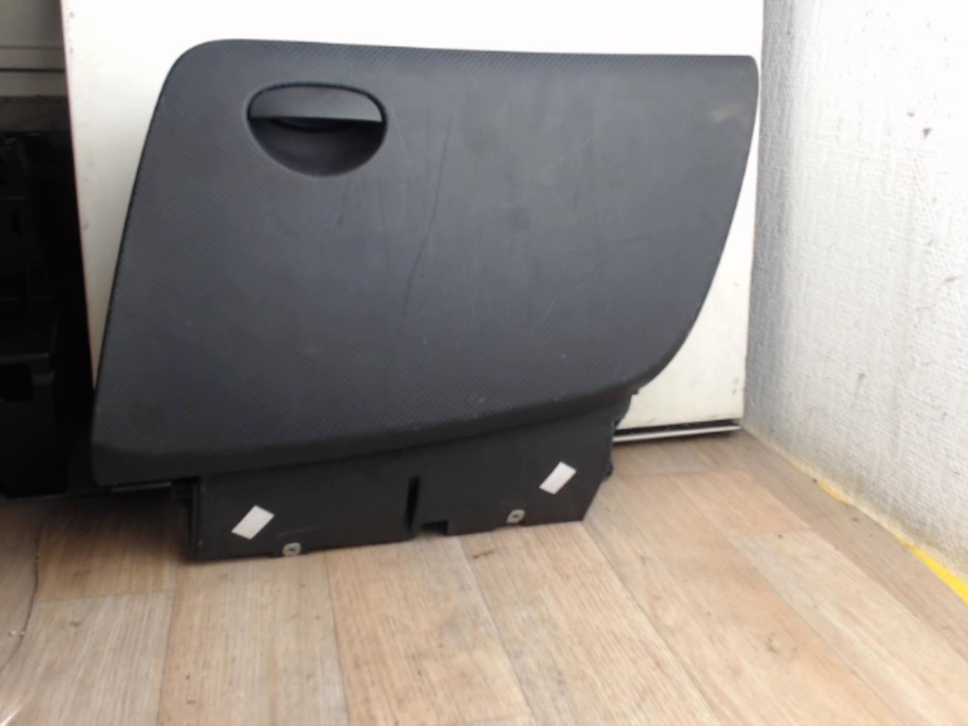 Boite a gants SEAT TOLEDO 3 Diesel - 1