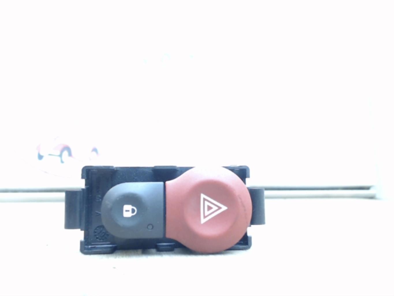 Bouton de warning RENAULT KANGOO 2 PHASE 2 Diesel - 1