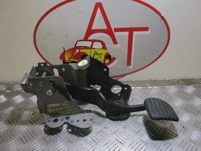 Pedale de frein RENAULT MEGANE 3 PHASE 1 Diesel - 1