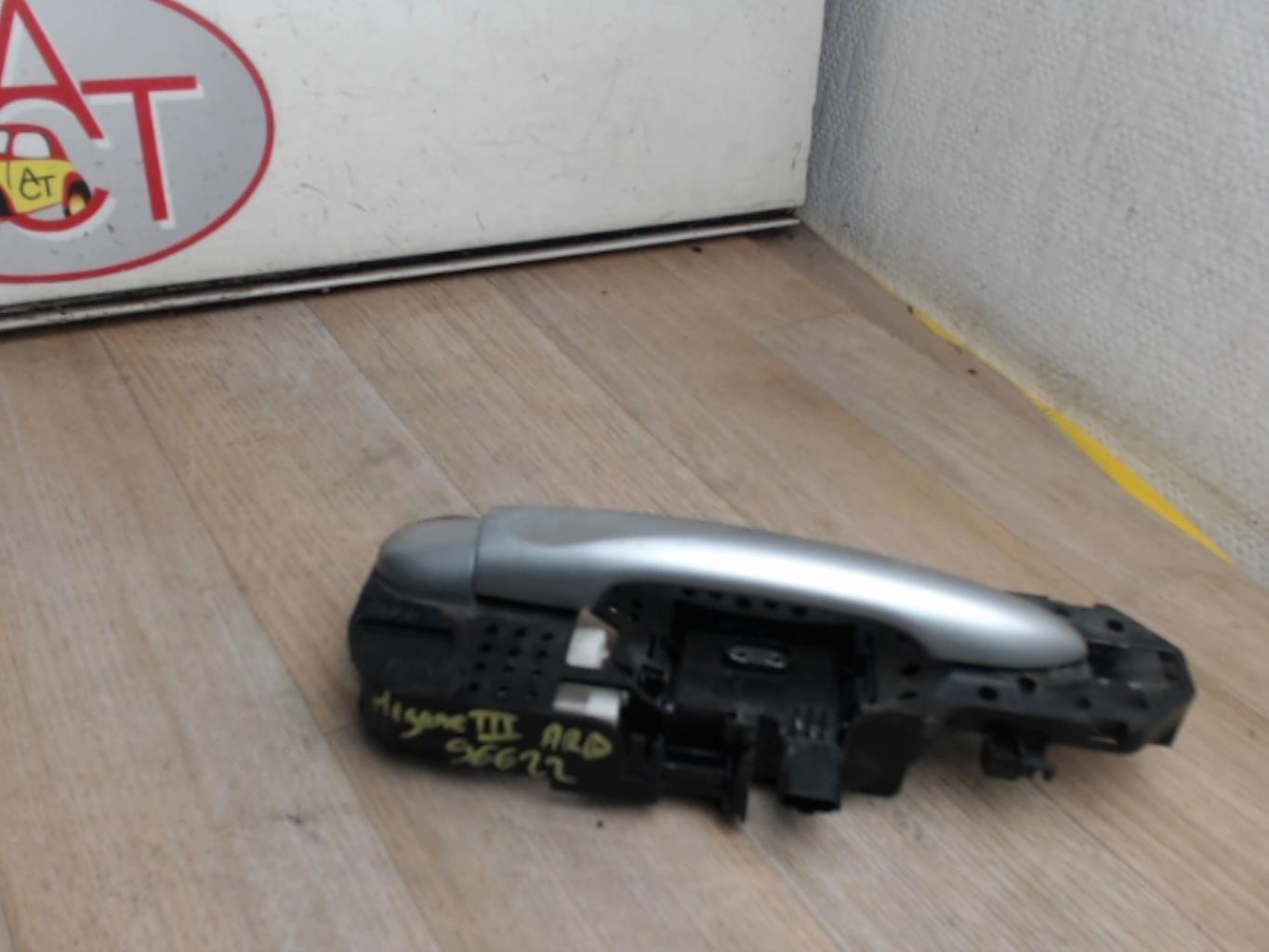 Maniglia portiera posteriore destra RENAULT MEGANE 3 PHASE 1 Diésel - 1