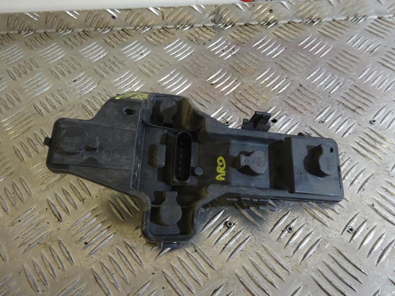 Base portalampade fanale posteriore destro VOLKSWAGEN TOURAN 1 PHASE 1 Diésel - 1
