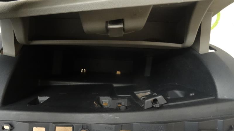 Boite a gants RENAULT MEGANE 3 PHASE 1 Diesel - 1