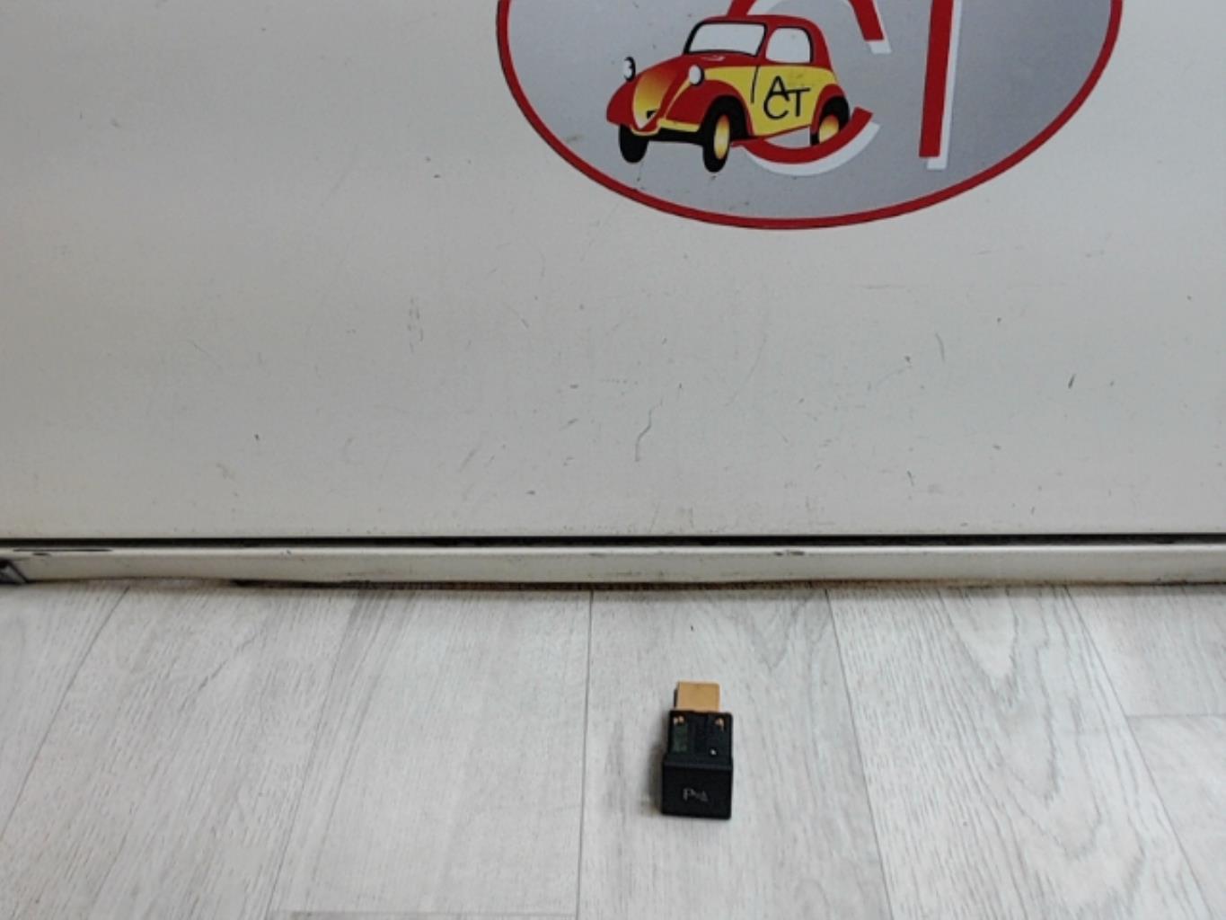 Bouton/Interrupteur VOLKSWAGEN GOLF 6 Diesel - 1