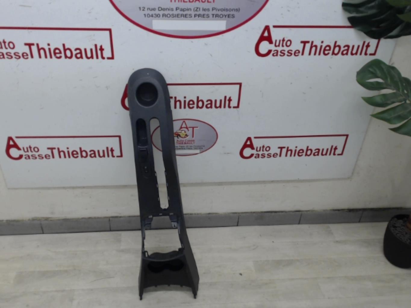 Consolle centrale (interno in plastica) RENAULT CLIO 3 PHASE 2 Diésel - 1