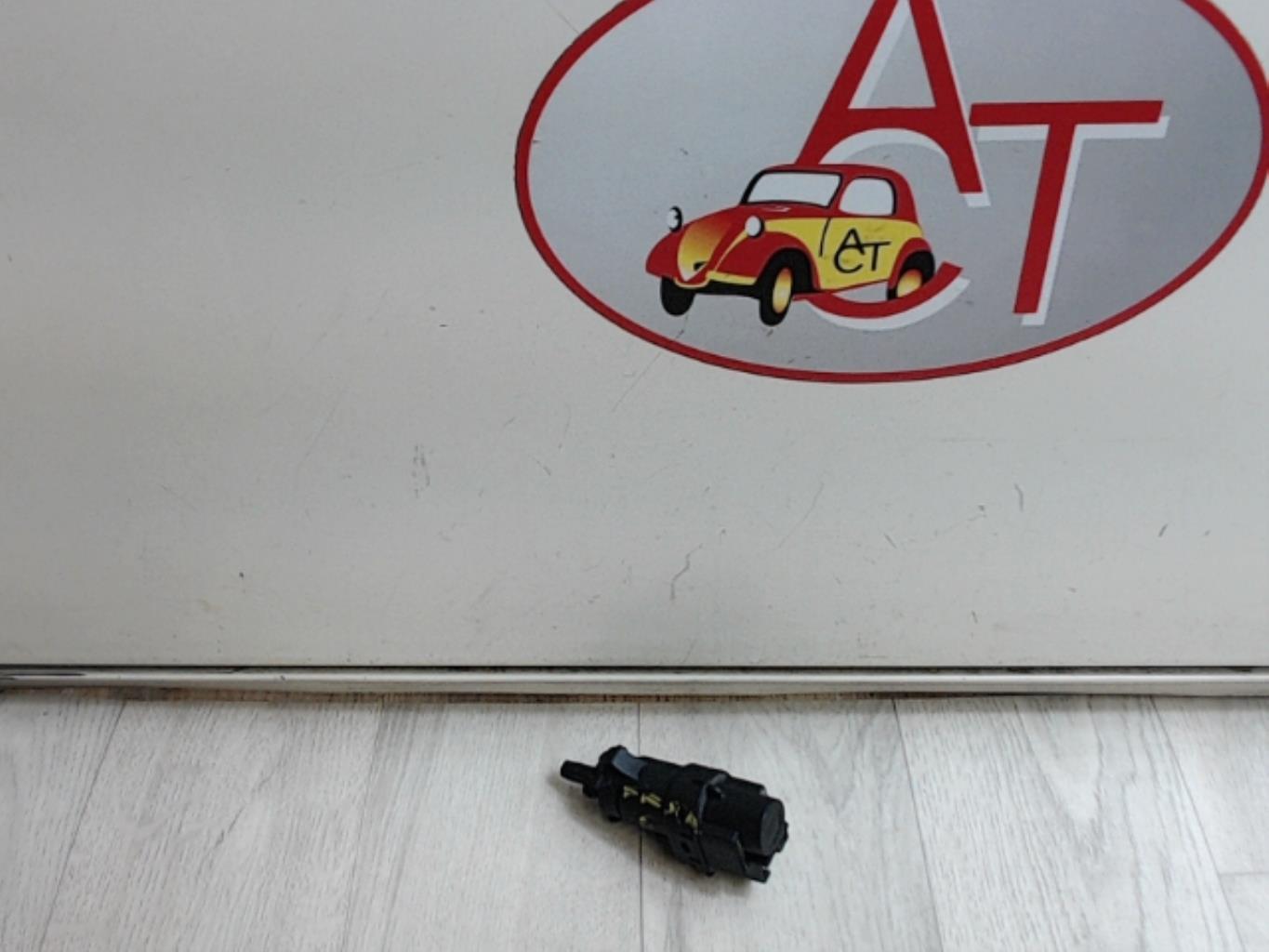 Contacteur feu stop FORD FOCUS 2  - 1