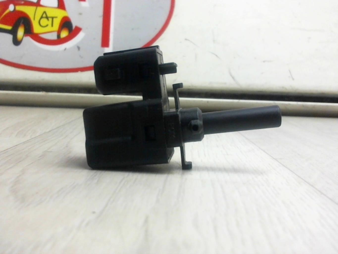 Contattore luce stop FORD KA 1  - 1