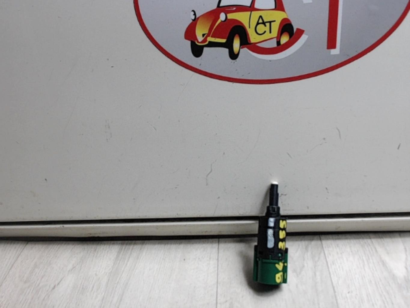 Contacteur feu stop CITROEN DS3 PHASE 1 Diesel - 1
