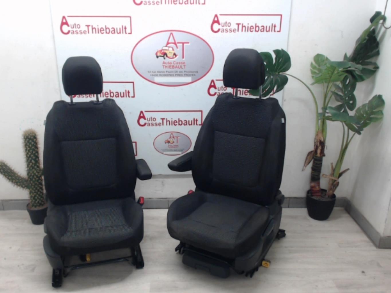 Interieur complet PEUGEOT 5008 1 PHASE 1 Diesel - 1