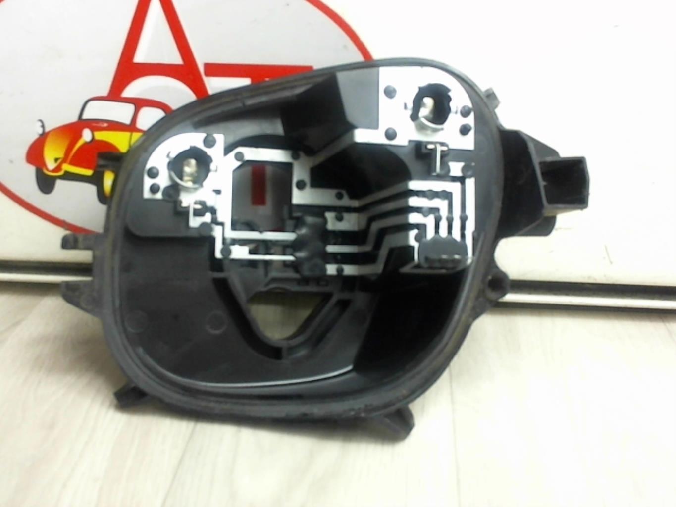 Base portalampade fanale posteriore destro PEUGEOT 208 1 PHASE 2 Gasolina - 1