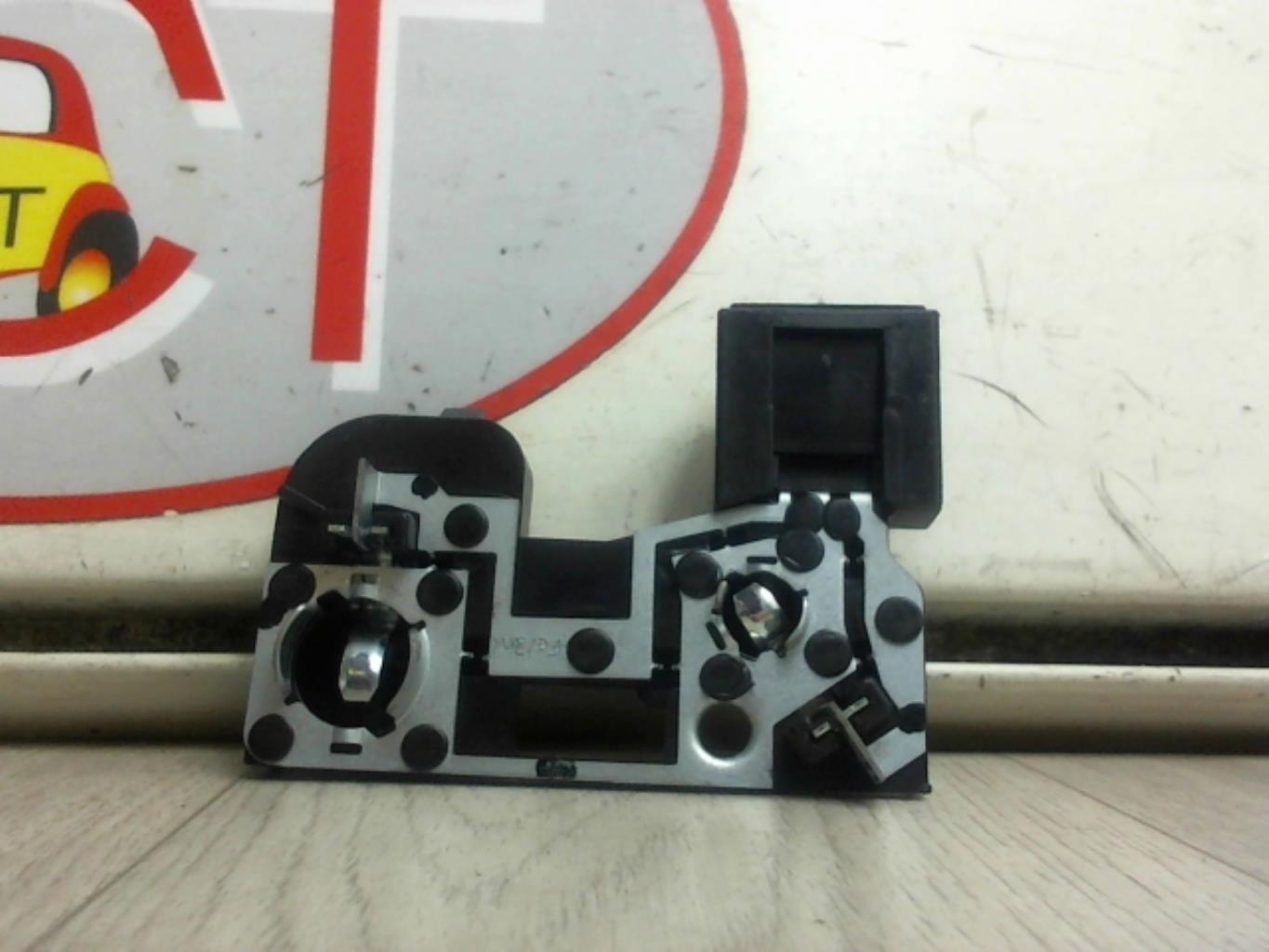 Base portalampade fanale posteriore sinistro CITROEN C5 2 Diésel - 1