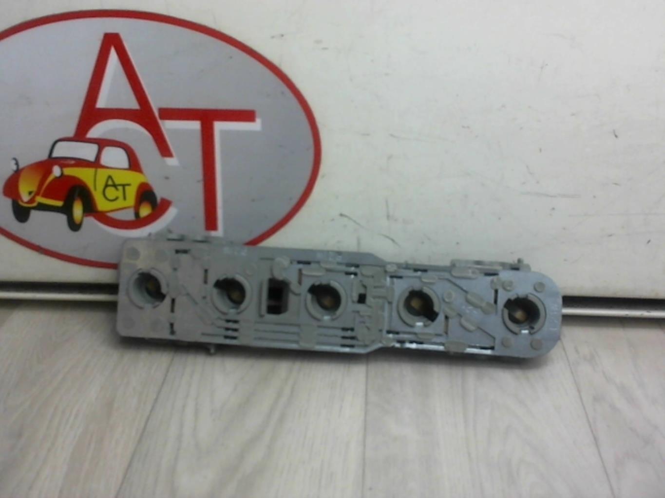 Base portalampade fanale posteriore sinistro MICROCAR VIRGO Diésel - 1