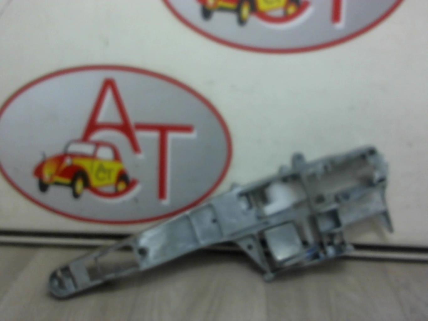 Supporto maniglia portiera anteriore destra PEUGEOT 208 1 PHASE 2 Gasolina - 1