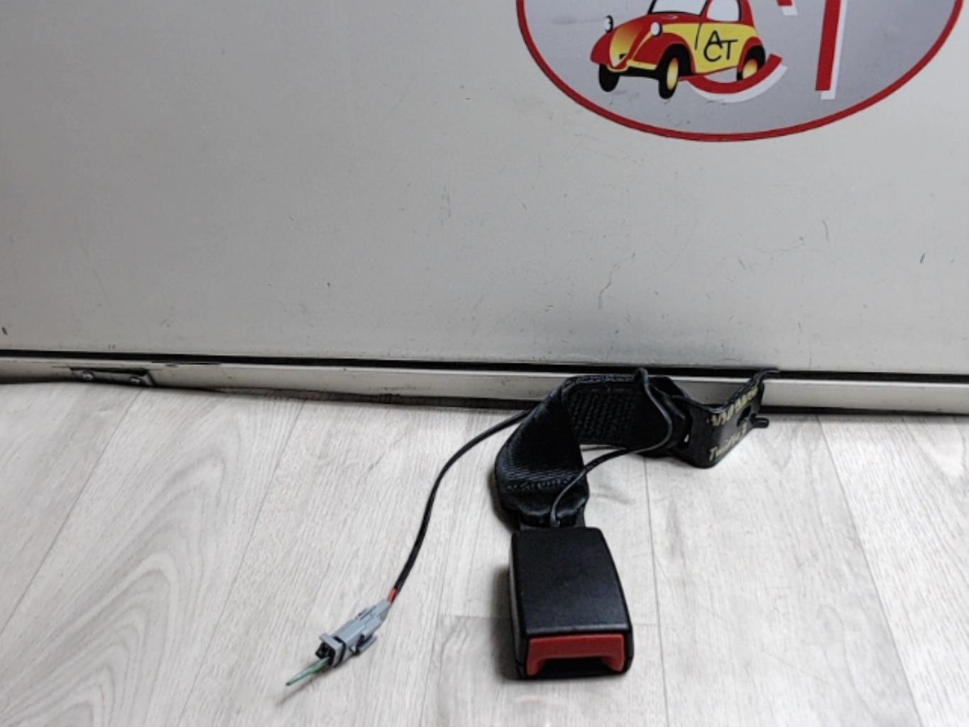 Aggancio cintura sicurezza posteriore destro RENAULT TWINGO 3 PHASE 1 Gasolina - 1